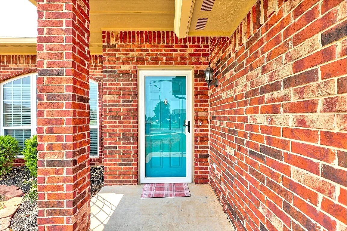 Building Photo - 2404 Deer Chase Dr