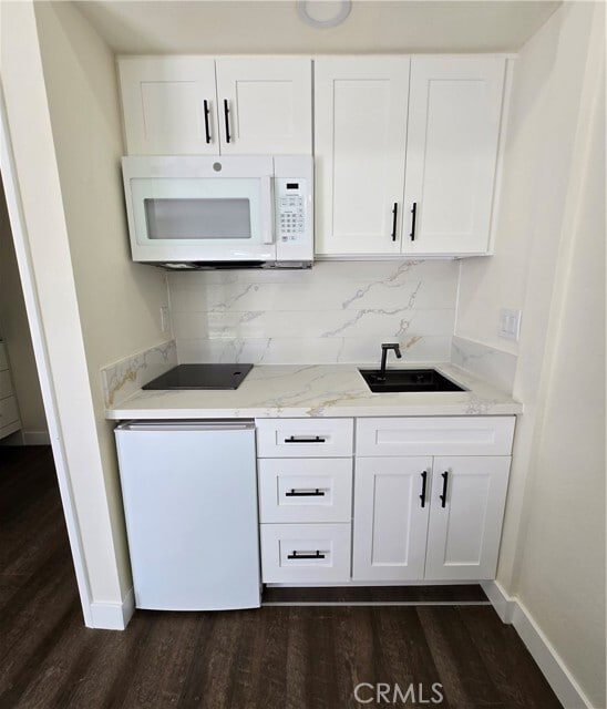 Building Photo - 1235 W Sycamore Ave