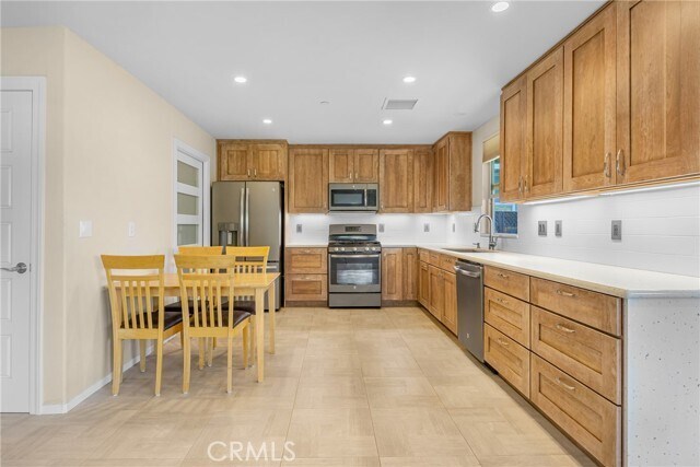 Building Photo - 44640 La Cuesta Rd