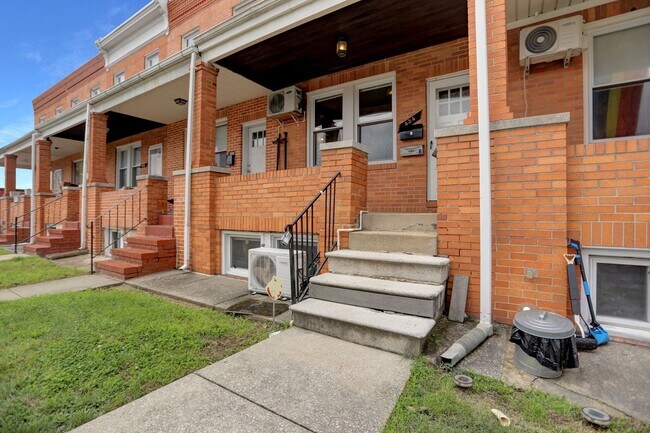 Building Photo - 434 Folcroft St