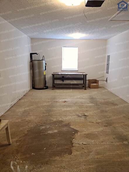 Building Photo - 3547 Southmeade Dr