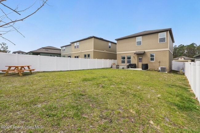 Building Photo - 2024 Hemingway Cir