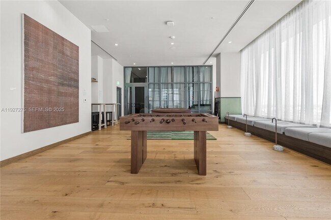 Building Photo - 11 NE 6th St