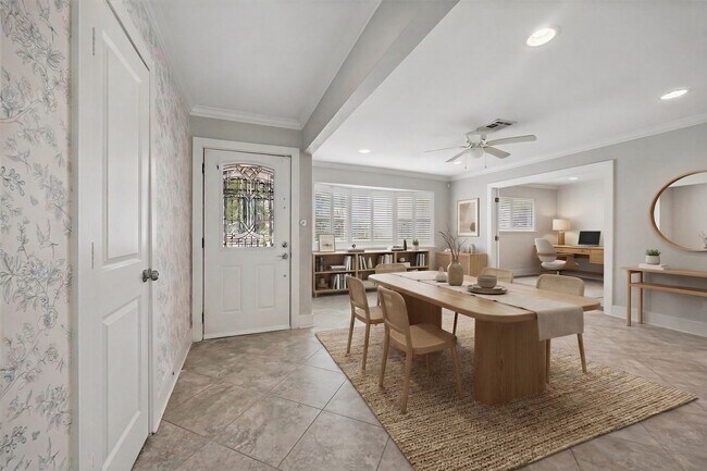 Building Photo - 10303 Greenwillow Dr