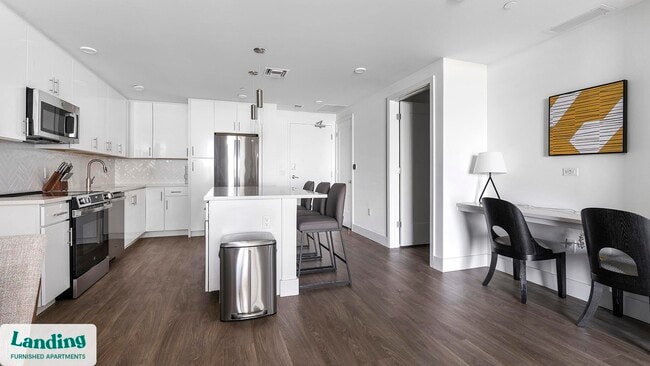 Building Photo - 1950 Mayfair St