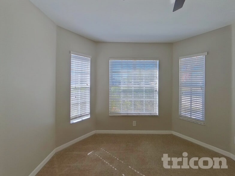 Building Photo - 31153 Whinsenton Dr