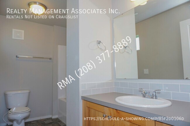 Building Photo - 1344 S Edgewater Cir