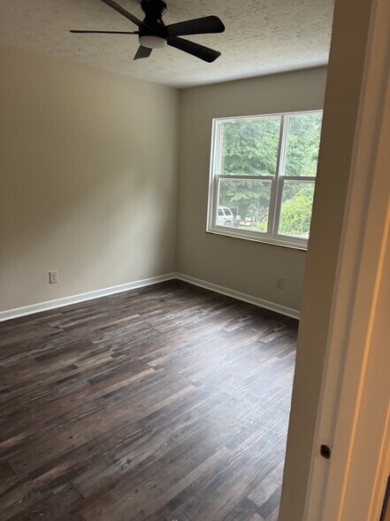 Building Photo - 1208 Park Hill Cir