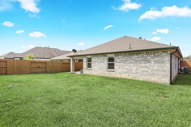Building Photo - 2612 Golden Palms Ln
