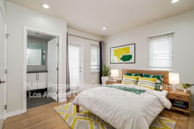 Building Photo - 10706 Camarillo St