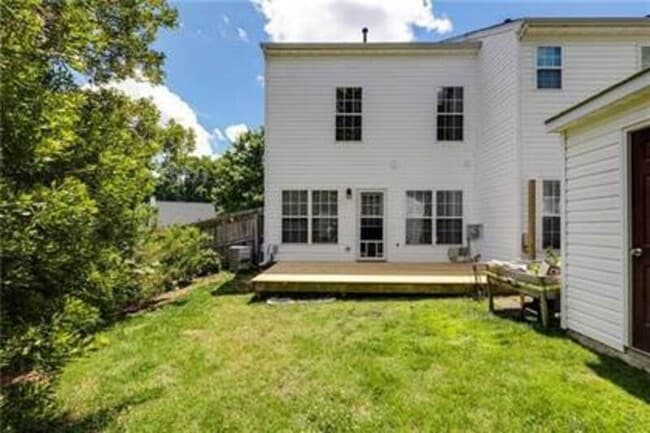 Building Photo - 5500 Millstream Ln