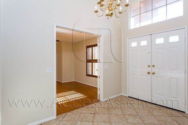 Building Photo - 40025 Athena Ln