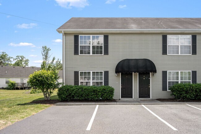 Building Photo - Hamlet Square Townhomes -2304A