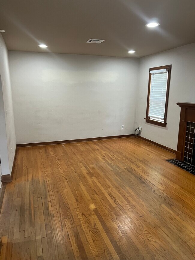 Building Photo - 3112 NW Drexel Ct