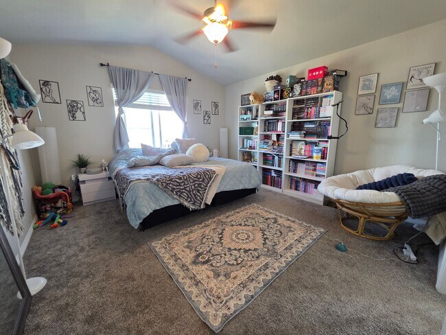 Building Photo - Fully Finished Corner-Lot Home with Mounta...