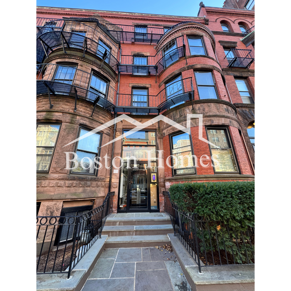 Building Photo - 509 Beacon St