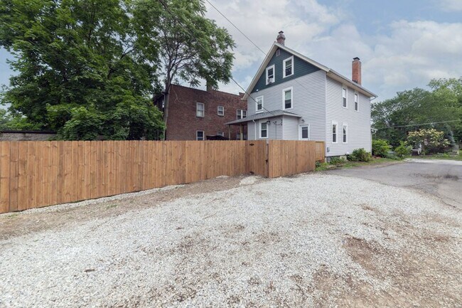 Building Photo - North Campus OSU Renovated Single Family H...