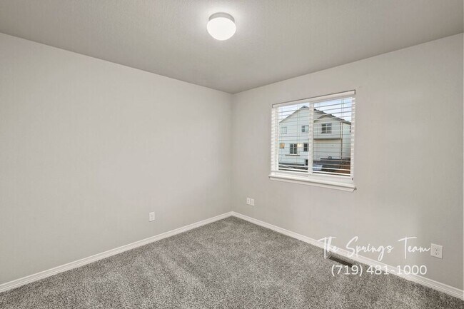 Building Photo - 10957 Matta Dr