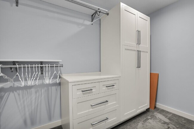 Building Photo - "Coastal Comfort Awaits: Spacious 3-Bed, 3-Bath Furnished Retreat in Moss Creek on the Marsh!"