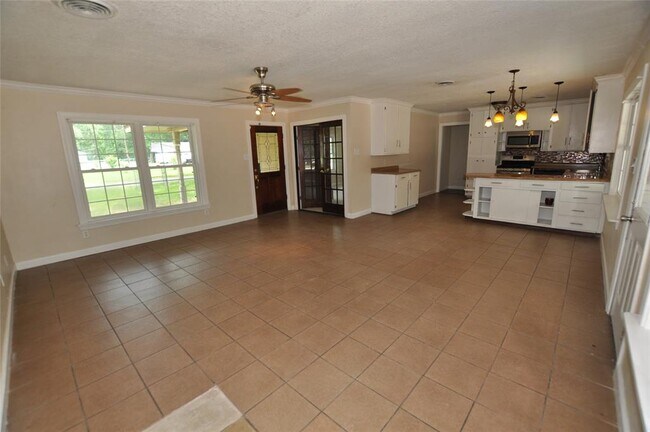 Building Photo - 23114 Laura Ln