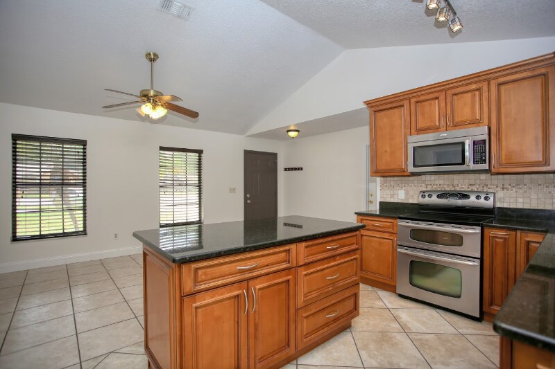 Building Photo - 2453 Sweetaire Ct