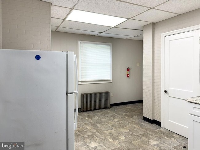 Building Photo - 658 Walnut St