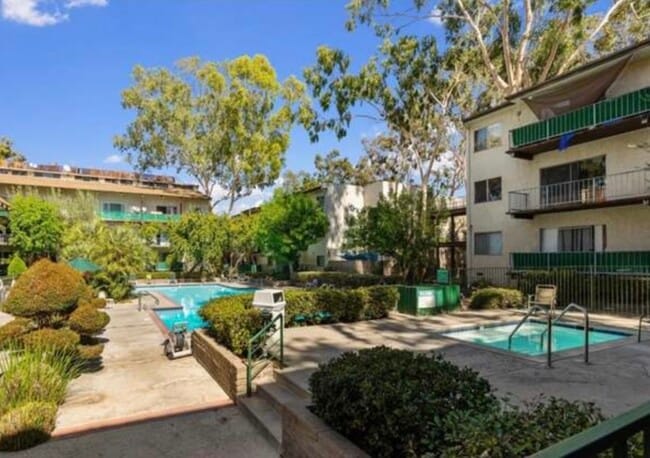 Building Photo - 5460 White Oak Ave