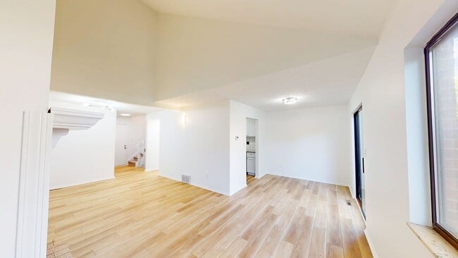 Building Photo - 159 Corbins Mill Dr