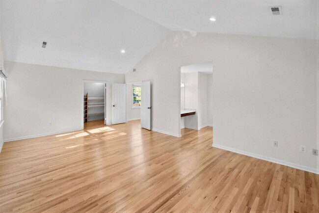 Building Photo - 6609 Heidi Ct