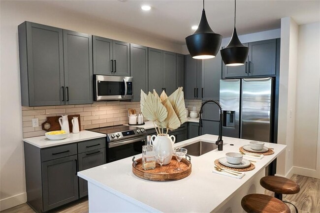 Building Photo - 1330 Fairmont Ave NW