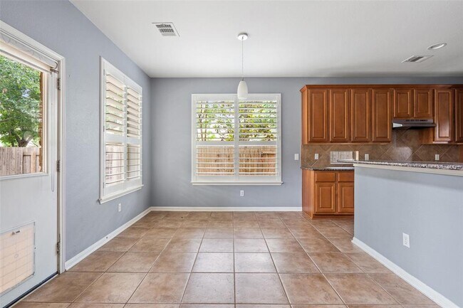 Building Photo - 908 Golden Palomino Ct