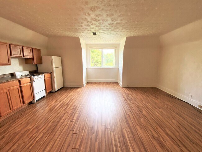 Building Photo - East Liberty - Apartments For Rent In Pitt...