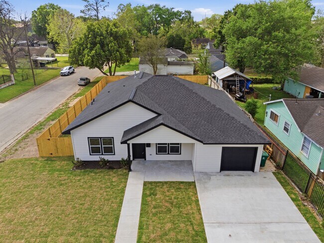 Building Photo - 7040 Kinney St