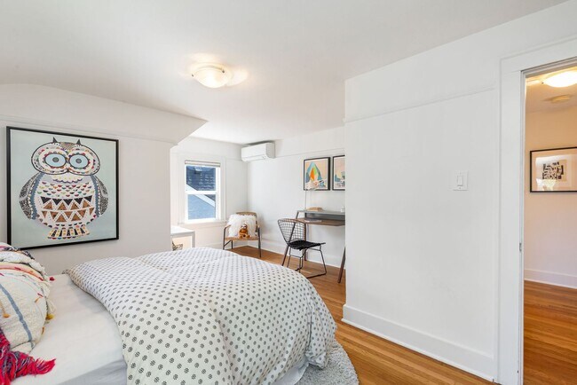 Building Photo - Remodeled Sunset Hill Home in Prime Ballar...