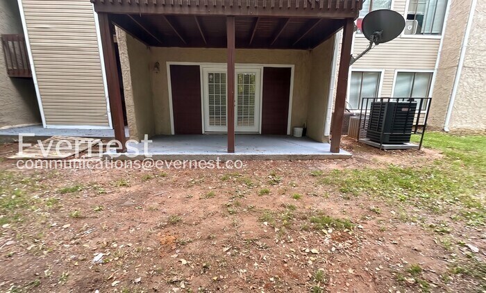 Building Photo - 3575 Oakvale Rd