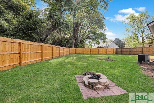 Building Photo - 20 Quail Forest Dr