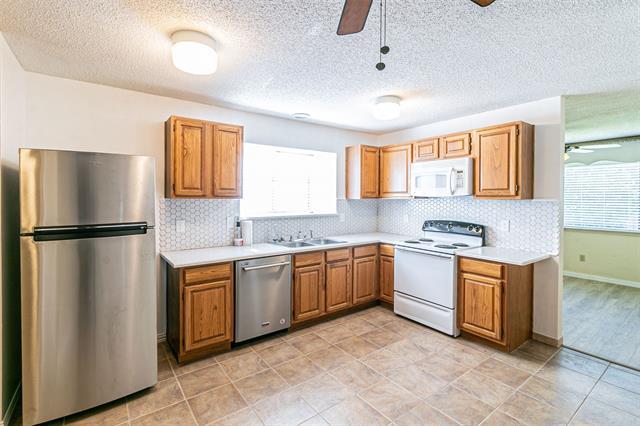 Building Photo - 10000 Bugle Dr