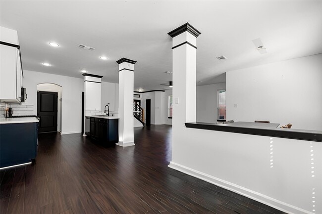 Building Photo - 5350 Brookway Dr