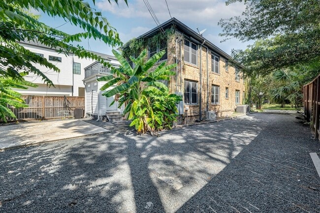 Building Photo - 1813 Marshall St