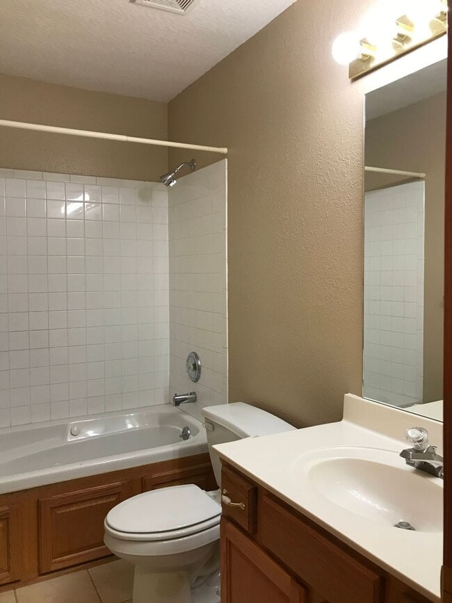 Building Photo - Walkout Basement Home Must See