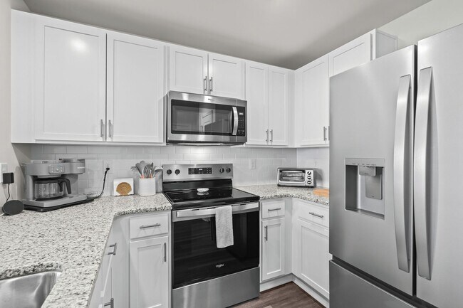 Building Photo - All Inclusive Seasonal Rental Available January 5-March 31st.