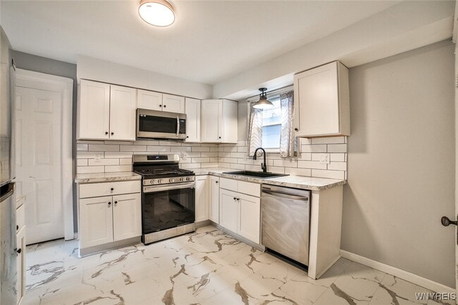 Building Photo - 16 Mesmer Ave