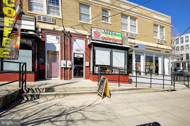 Building Photo - 738 Longfellow St NW