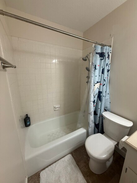 Building Photo - 2305 S 165th St