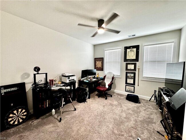 Building Photo - Stunning Modern Haven