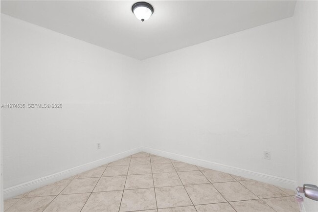 Building Photo - 1381 W 63rd St