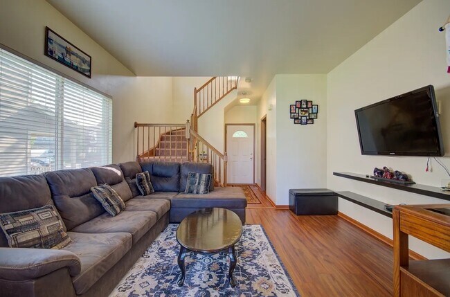 Building Photo - 14005 Danbury Dr