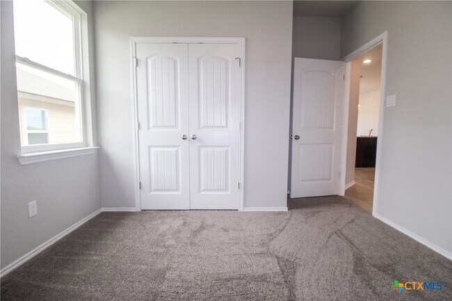 Building Photo - 227 Grn Valley Dr