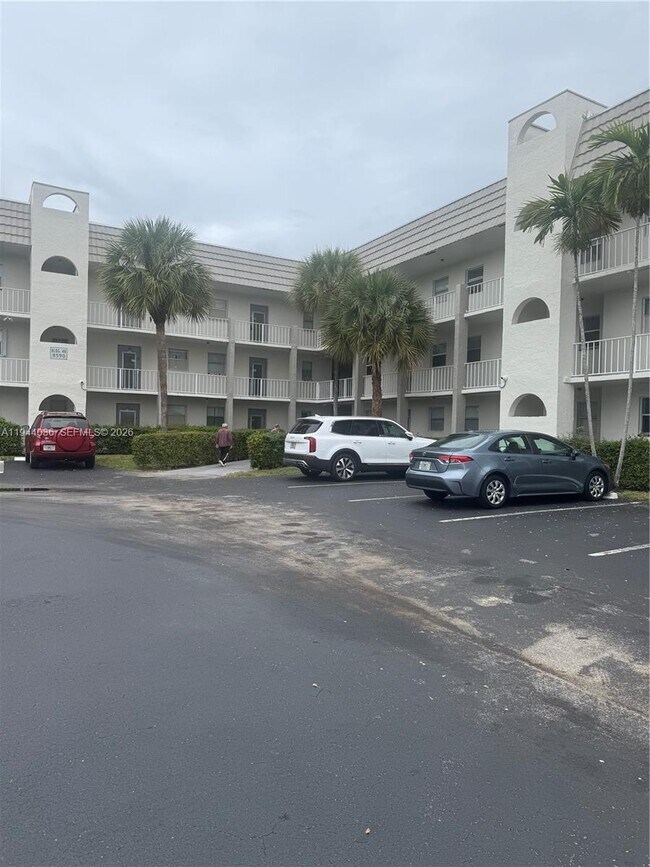 Building Photo - 8590 Sunrise Lakes Blvd