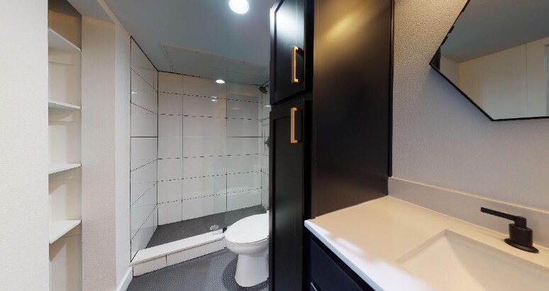 Building Photo - 5103 Live Oak St